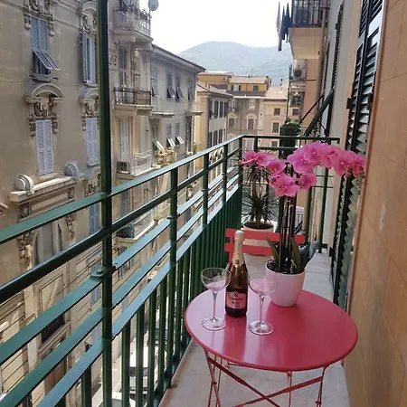 Cinqueterre Behind Konukevi La Spezia