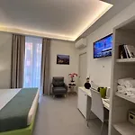 Guest house Cinque Terre Behind 4*