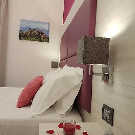 Cinqueterre Behind Πανσιόν 2*